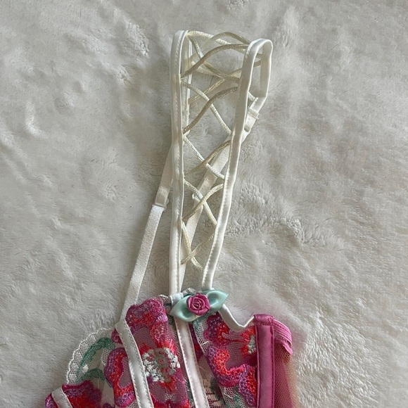 Festival Floral Underwire Bra

For Love‎ & Lemons Women's Pink Bra - Picture 4 of 6